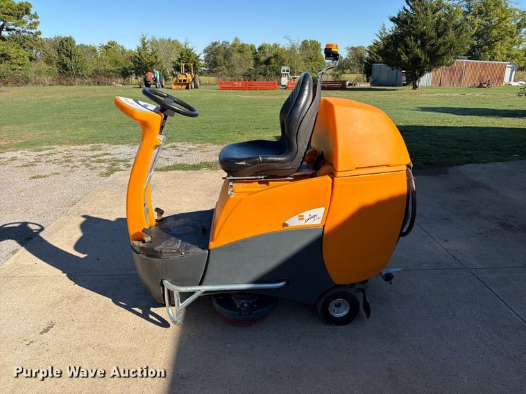 image for item FN2634 Taski CO2500 floor scrubber