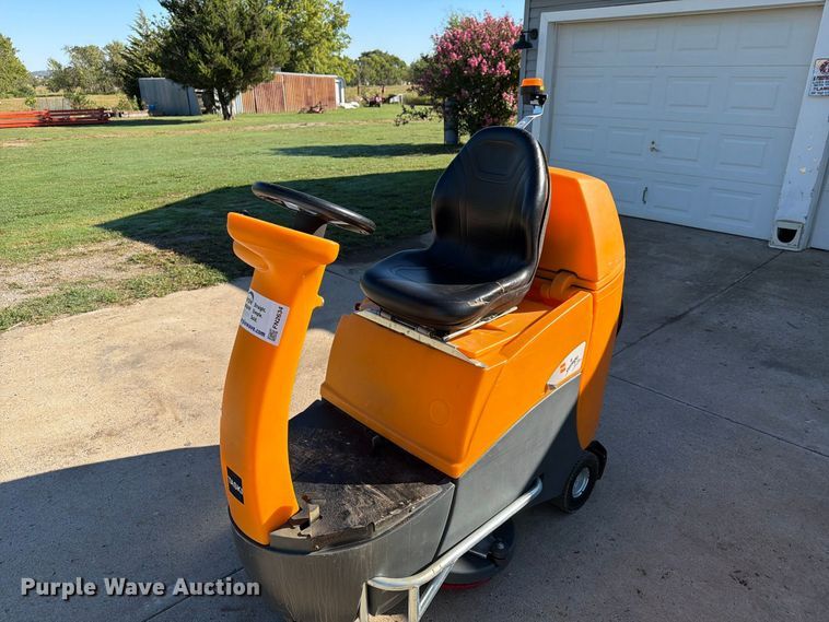 image for item FN2634 Taski CO2500 floor scrubber