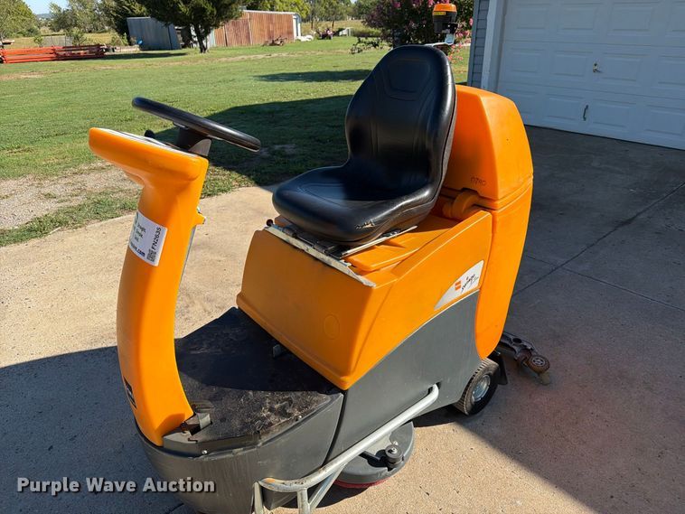 image for item FN2635 Taski CO2500 floor scrubber