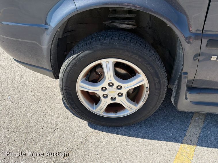 image for item FN2636 2008 Chevrolet Uplander handicap accessible van