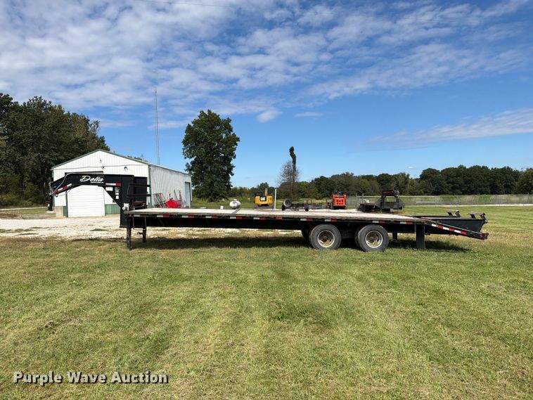 image for item FN5881 2007 Delta FS equipment trailer