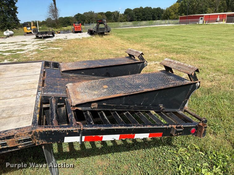 image for item FN5881 2007 Delta FS equipment trailer