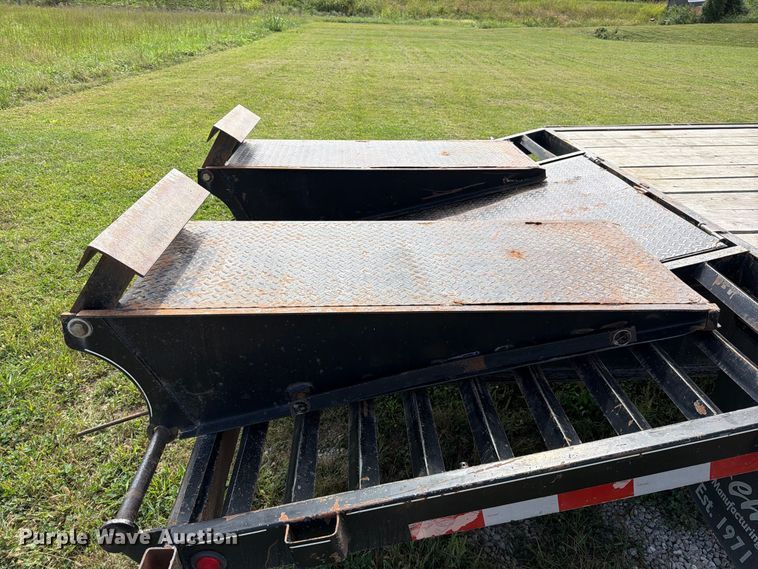 image for item FN5881 2007 Delta FS equipment trailer