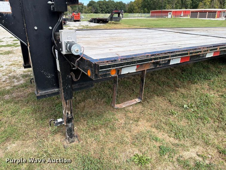 image for item FN5881 2007 Delta FS equipment trailer