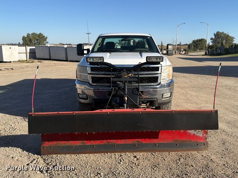 image for item FP3134 2011 Chevrolet Silverado 2500HD utility bed pickup truck