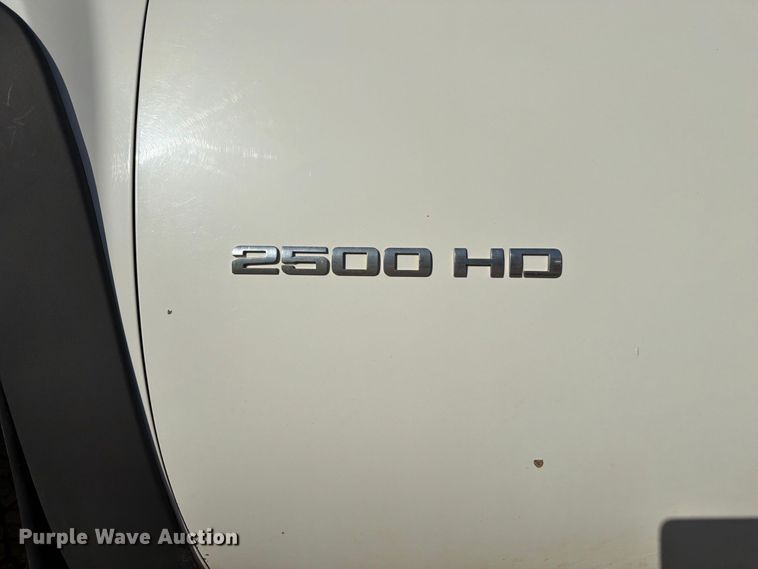 image for item FP3134 2011 Chevrolet Silverado 2500HD utility bed pickup truck