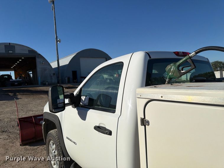 image for item FP3134 2011 Chevrolet Silverado 2500HD utility bed pickup truck