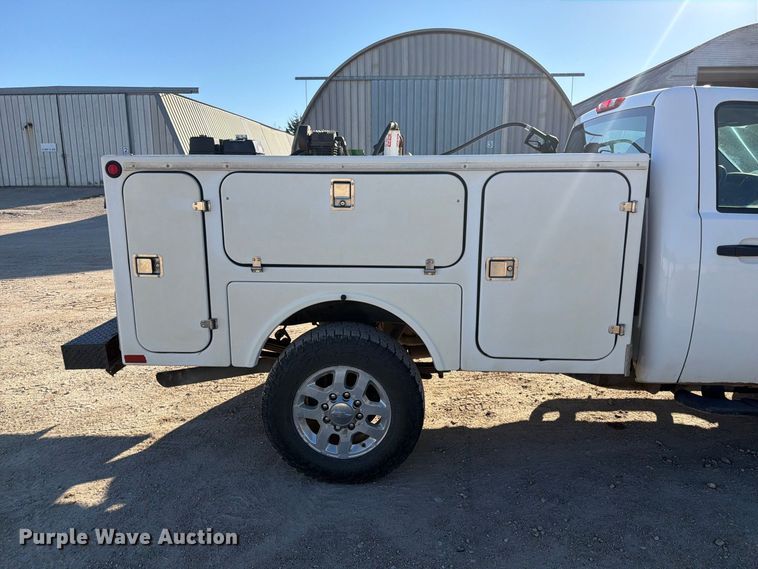 image for item FP3134 2011 Chevrolet Silverado 2500HD utility bed pickup truck