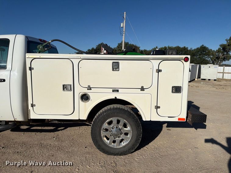image for item FP3134 2011 Chevrolet Silverado 2500HD utility bed pickup truck