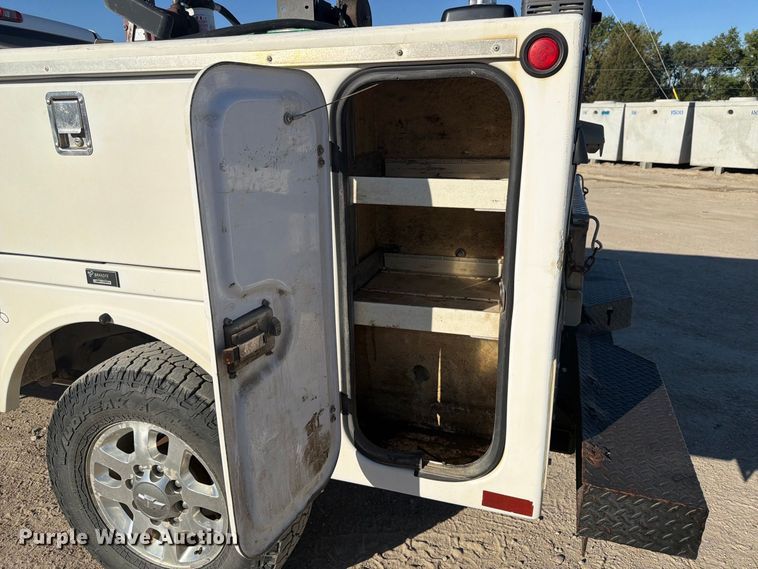 image for item FP3134 2011 Chevrolet Silverado 2500HD utility bed pickup truck