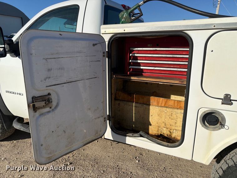 image for item FP3134 2011 Chevrolet Silverado 2500HD utility bed pickup truck