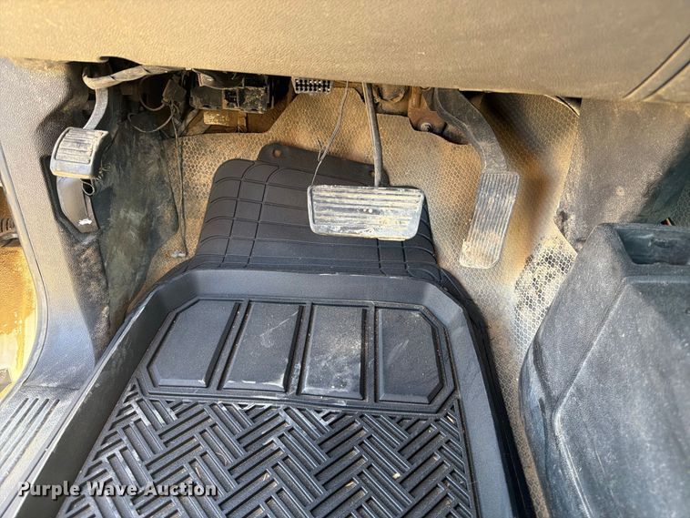 image for item FP3134 2011 Chevrolet Silverado 2500HD utility bed pickup truck