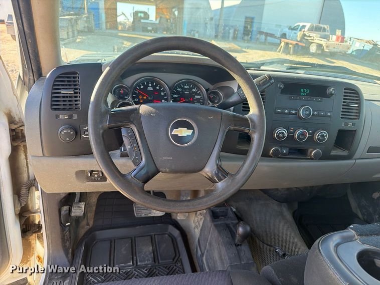 image for item FP3134 2011 Chevrolet Silverado 2500HD utility bed pickup truck