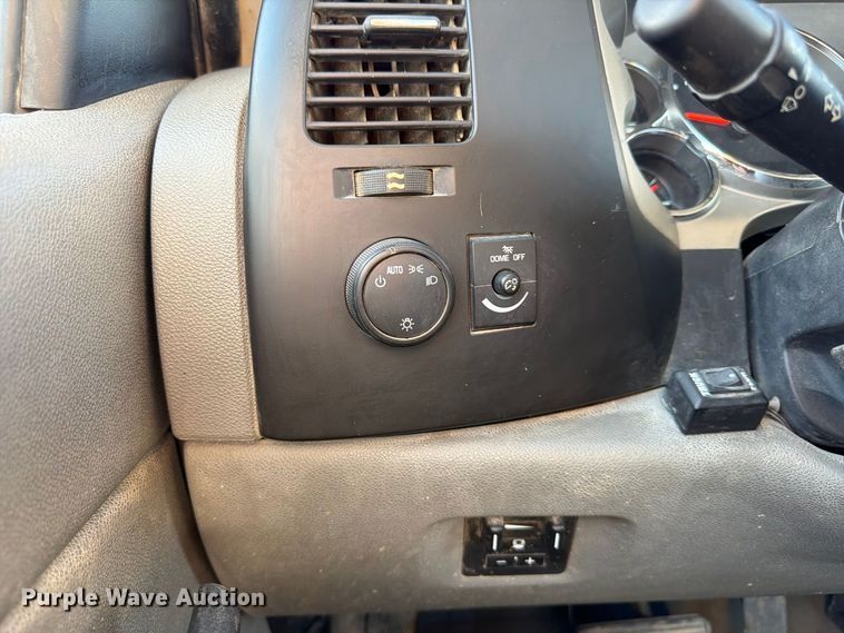 image for item FP3134 2011 Chevrolet Silverado 2500HD utility bed pickup truck