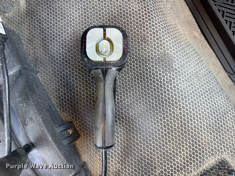 image for item FP3134 2011 Chevrolet Silverado 2500HD utility bed pickup truck