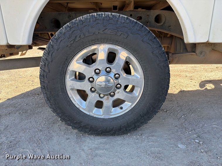 image for item FP3134 2011 Chevrolet Silverado 2500HD utility bed pickup truck