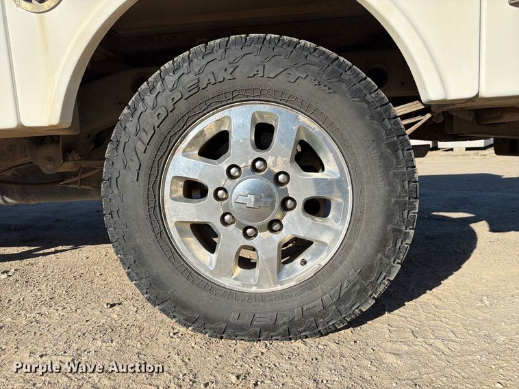 image for item FP3134 2011 Chevrolet Silverado 2500HD utility bed pickup truck