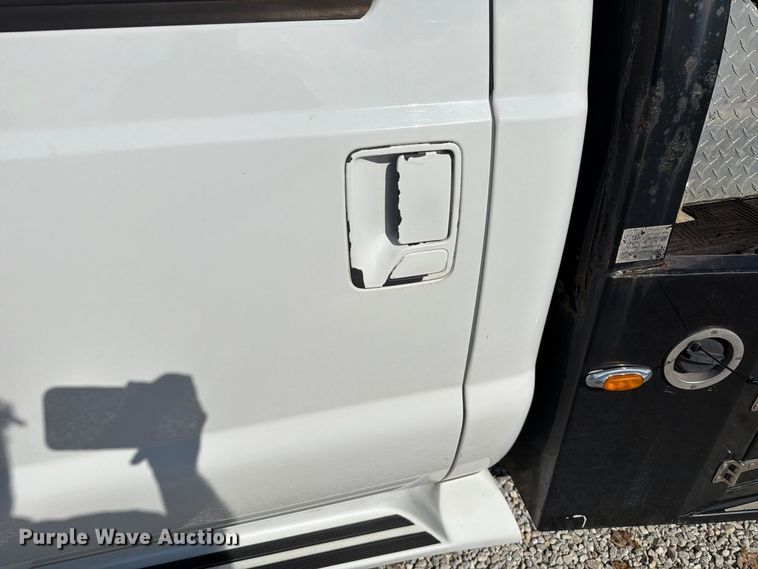 image for item FT6421 2008 Ford F550 Super Duty Crew Cab flatbed truck