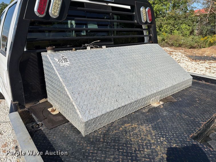 image for item FT6421 2008 Ford F550 Super Duty Crew Cab flatbed truck