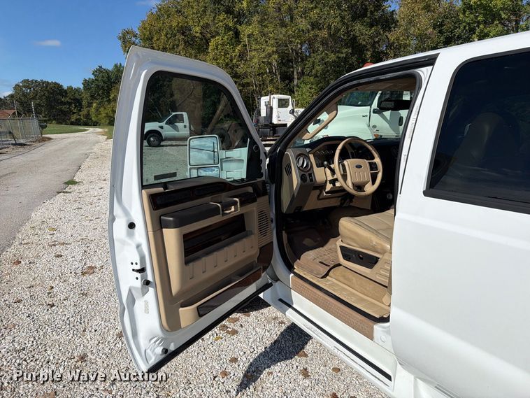 image for item FT6421 2008 Ford F550 Super Duty Crew Cab flatbed truck
