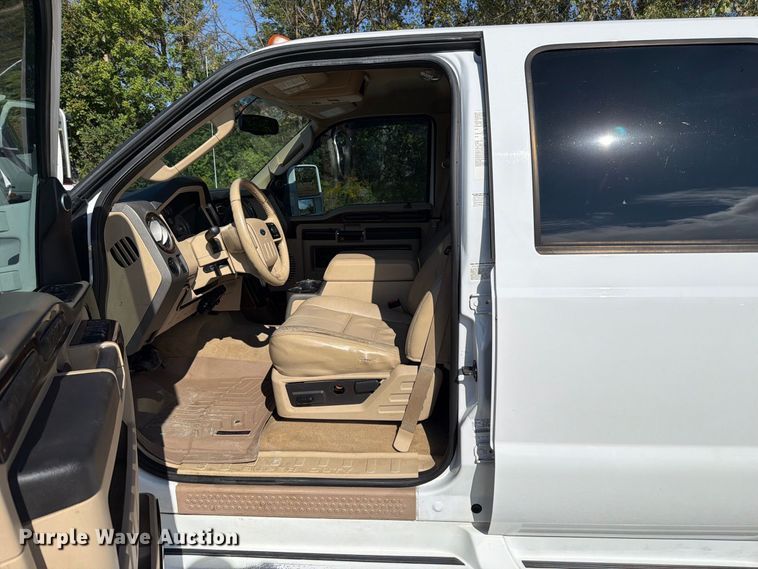 image for item FT6421 2008 Ford F550 Super Duty Crew Cab flatbed truck