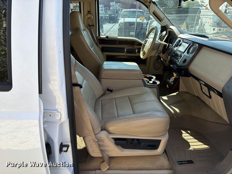 image for item FT6421 2008 Ford F550 Super Duty Crew Cab flatbed truck
