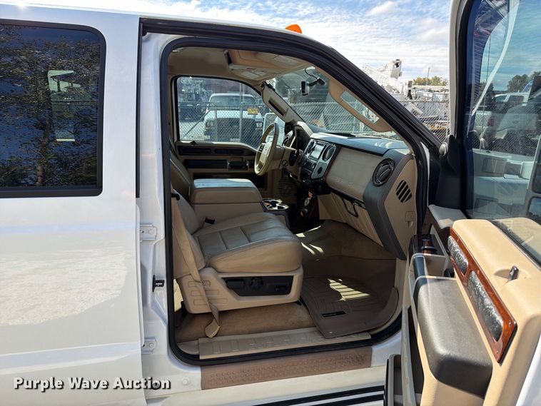 image for item FT6421 2008 Ford F550 Super Duty Crew Cab flatbed truck
