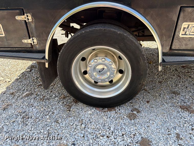 image for item FT6421 2008 Ford F550 Super Duty Crew Cab flatbed truck
