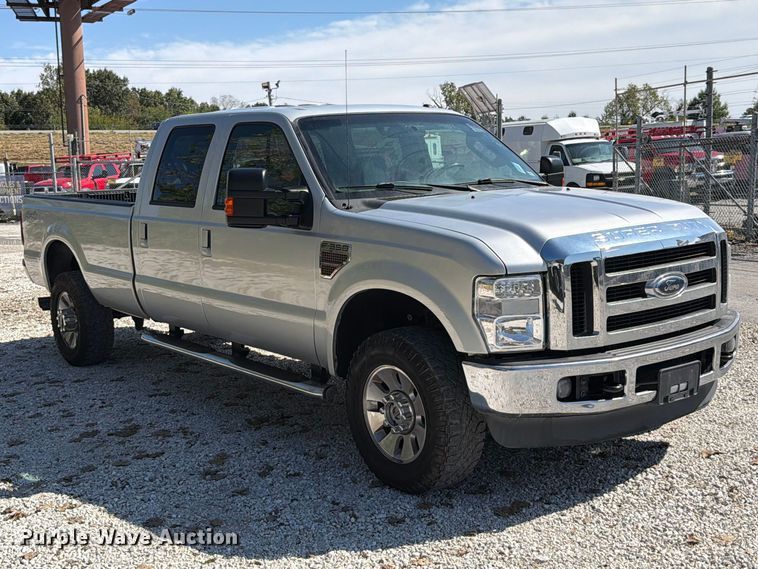 image for item FT6422 2010 Ford F350 Super Duty Crew Cab pickup truck