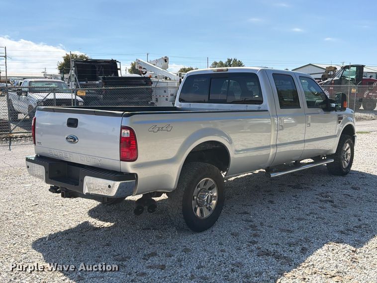 image for item FT6422 2010 Ford F350 Super Duty Crew Cab pickup truck