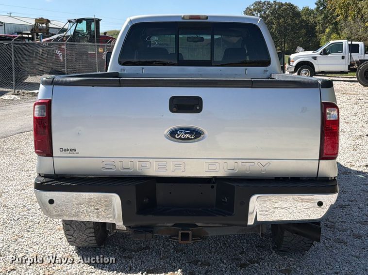 image for item FT6422 2010 Ford F350 Super Duty Crew Cab pickup truck
