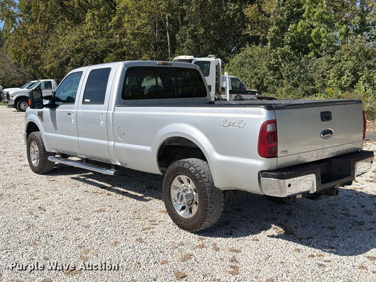 image for item FT6422 2010 Ford F350 Super Duty Crew Cab pickup truck