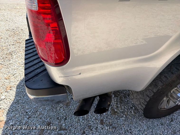 image for item FT6422 2010 Ford F350 Super Duty Crew Cab pickup truck