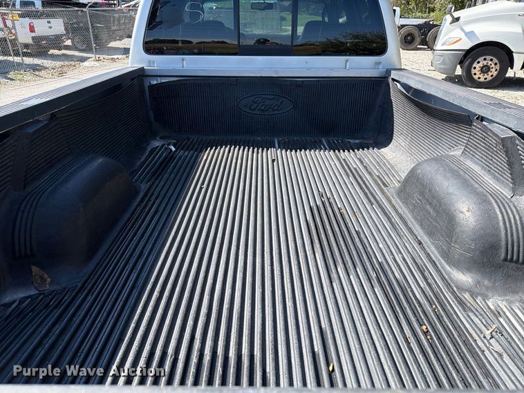 image for item FT6422 2010 Ford F350 Super Duty Crew Cab pickup truck