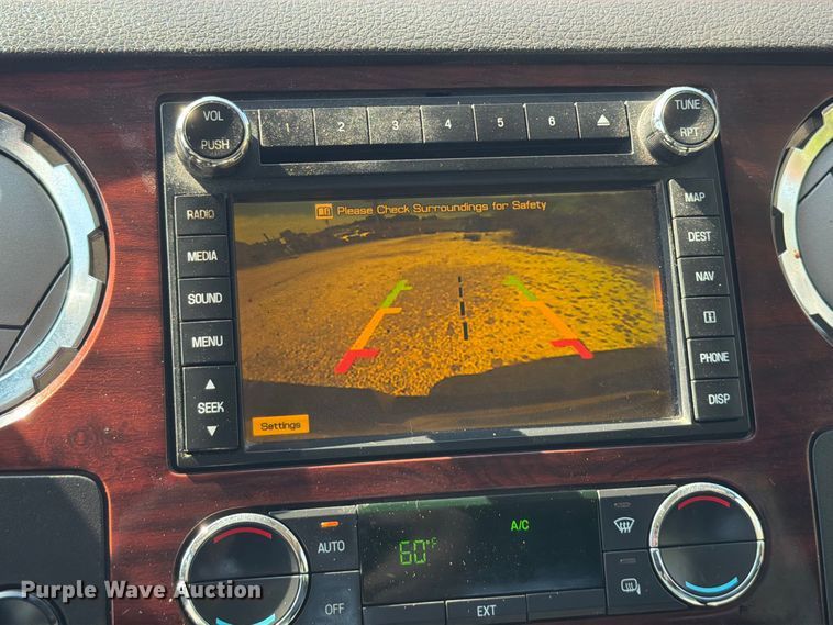 image for item FT6422 2010 Ford F350 Super Duty Crew Cab pickup truck