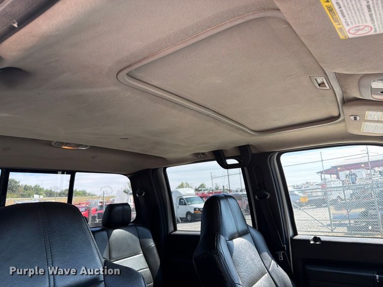 image for item FT6422 2010 Ford F350 Super Duty Crew Cab pickup truck