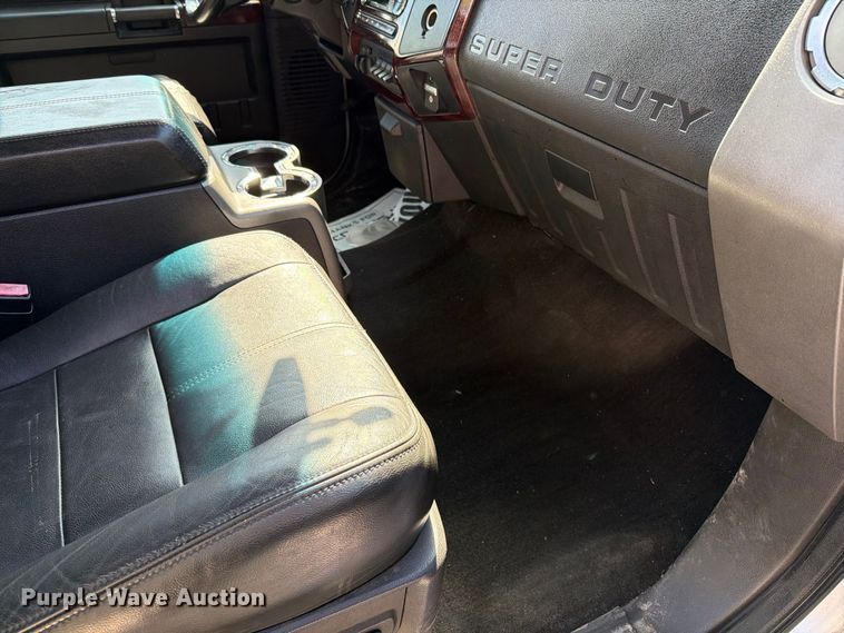 image for item FT6422 2010 Ford F350 Super Duty Crew Cab pickup truck