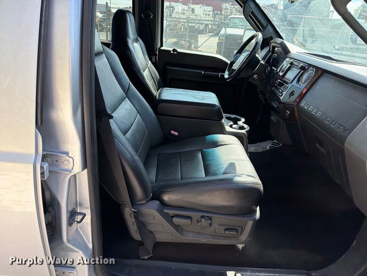 image for item FT6422 2010 Ford F350 Super Duty Crew Cab pickup truck
