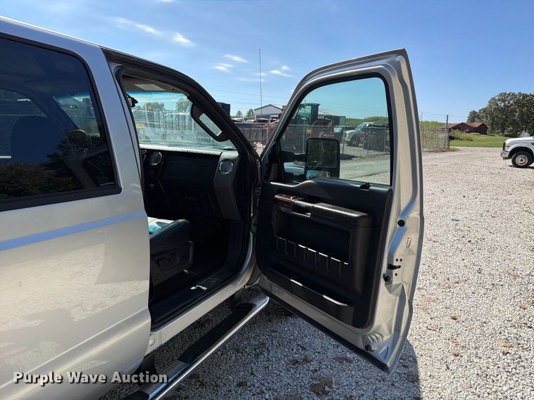 image for item FT6422 2010 Ford F350 Super Duty Crew Cab pickup truck