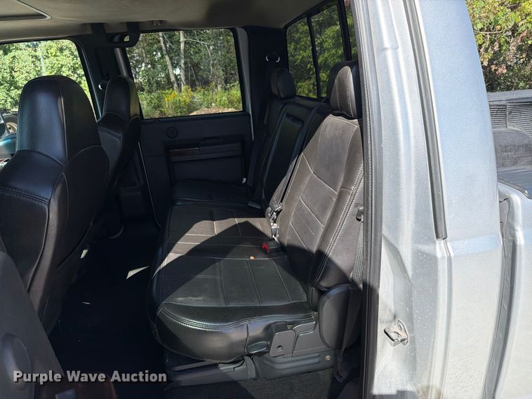 image for item FT6422 2010 Ford F350 Super Duty Crew Cab pickup truck