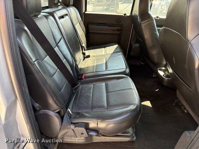 image for item FT6422 2010 Ford F350 Super Duty Crew Cab pickup truck