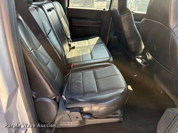 image for item FT6422 2010 Ford F350 Super Duty Crew Cab pickup truck