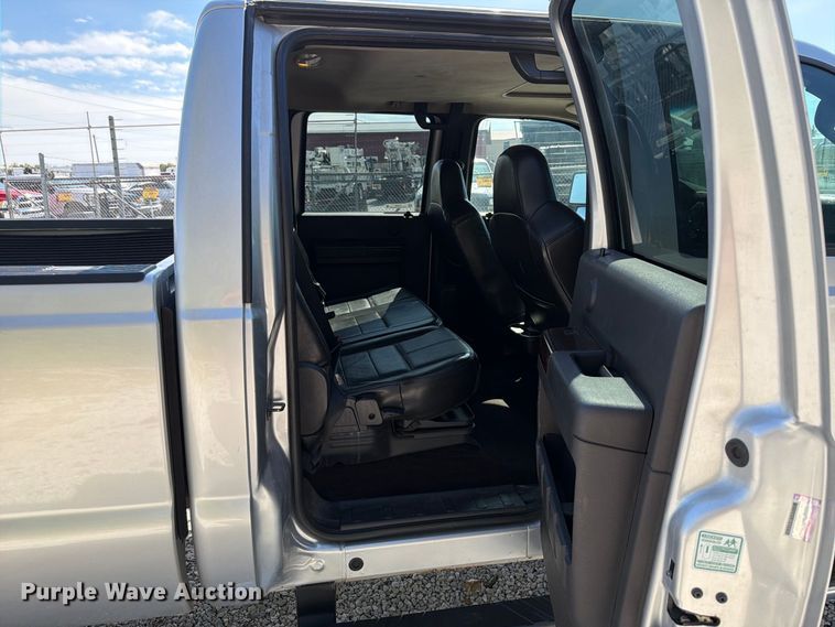 image for item FT6422 2010 Ford F350 Super Duty Crew Cab pickup truck