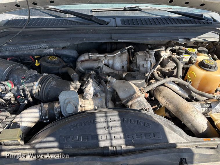 image for item FT6422 2010 Ford F350 Super Duty Crew Cab pickup truck
