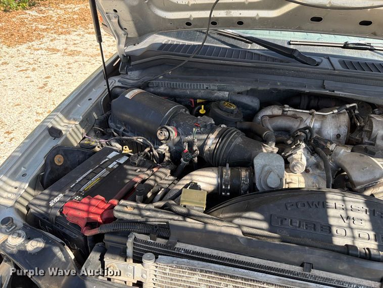 image for item FT6422 2010 Ford F350 Super Duty Crew Cab pickup truck