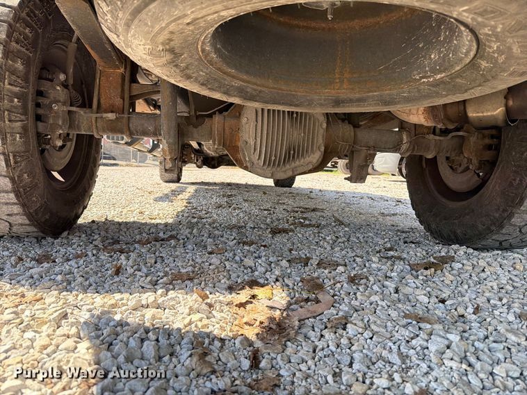image for item FT6422 2010 Ford F350 Super Duty Crew Cab pickup truck