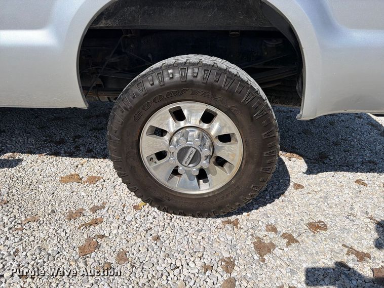 image for item FT6422 2010 Ford F350 Super Duty Crew Cab pickup truck