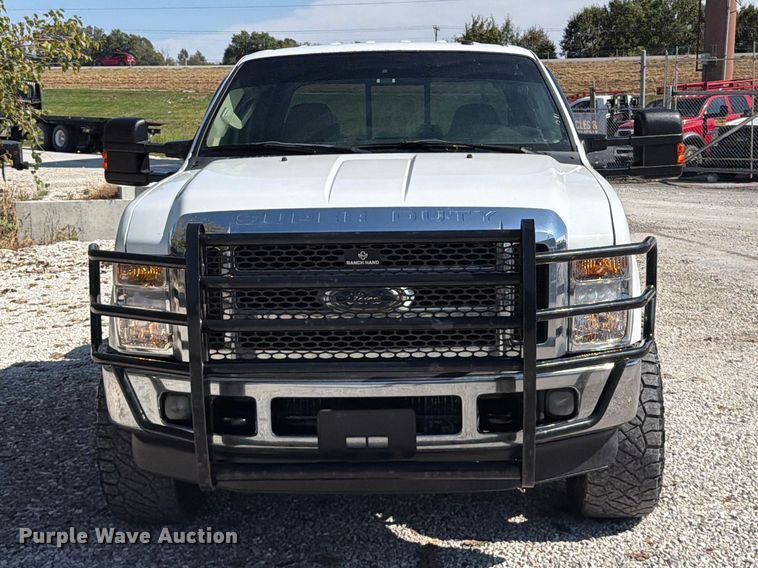 image for item FT6423 2010 Ford F250 Super Duty Crew Cab pickup truck