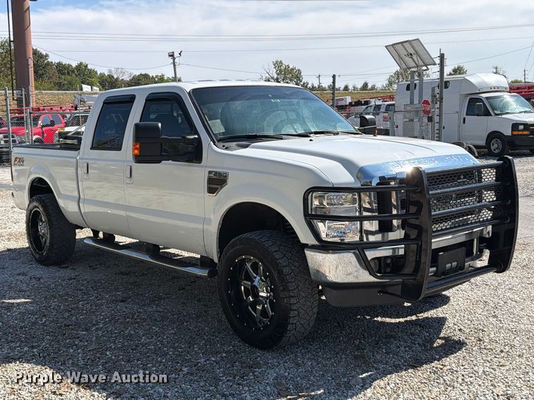 image for item FT6423 2010 Ford F250 Super Duty Crew Cab pickup truck