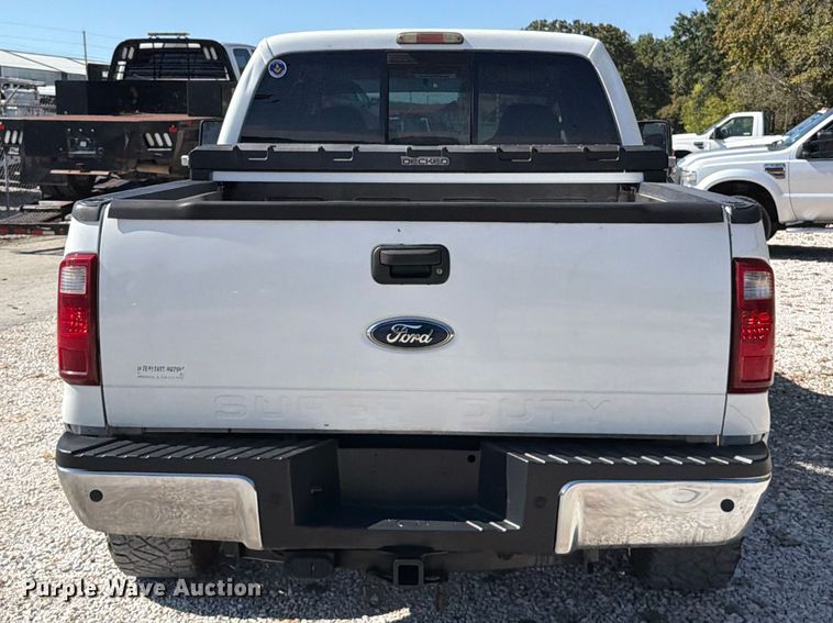 image for item FT6423 2010 Ford F250 Super Duty Crew Cab pickup truck